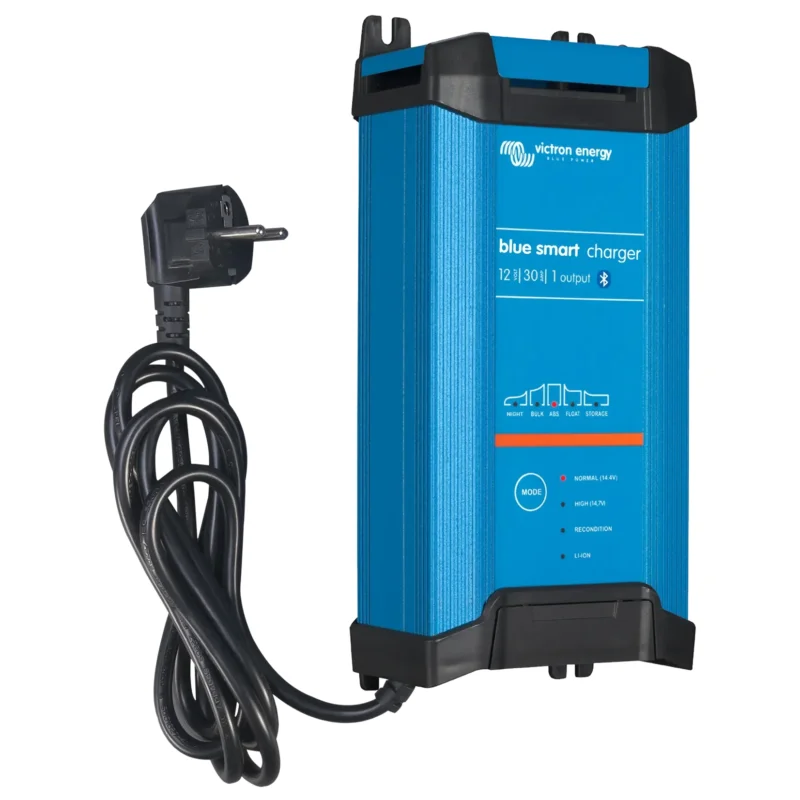 VICTRON BLUE SMART IP22 12/30(3) 230V Kampanj