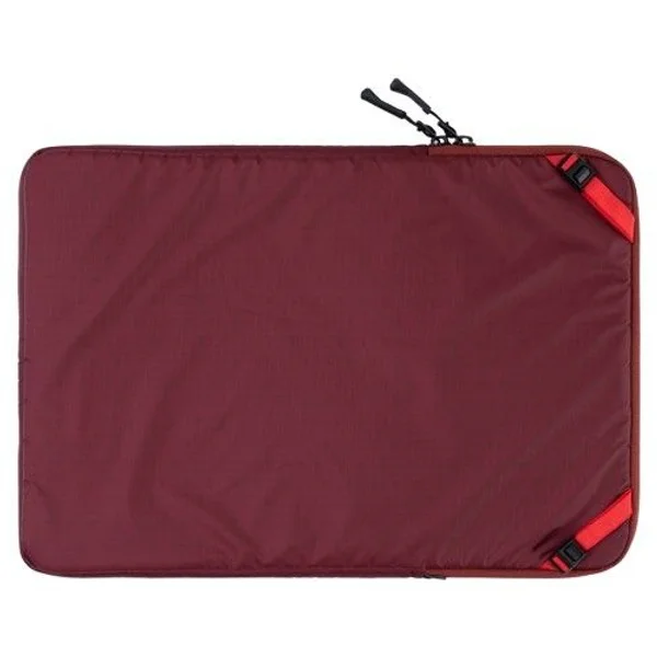 Case Padded Slim 13 Burgundy Sista chansen